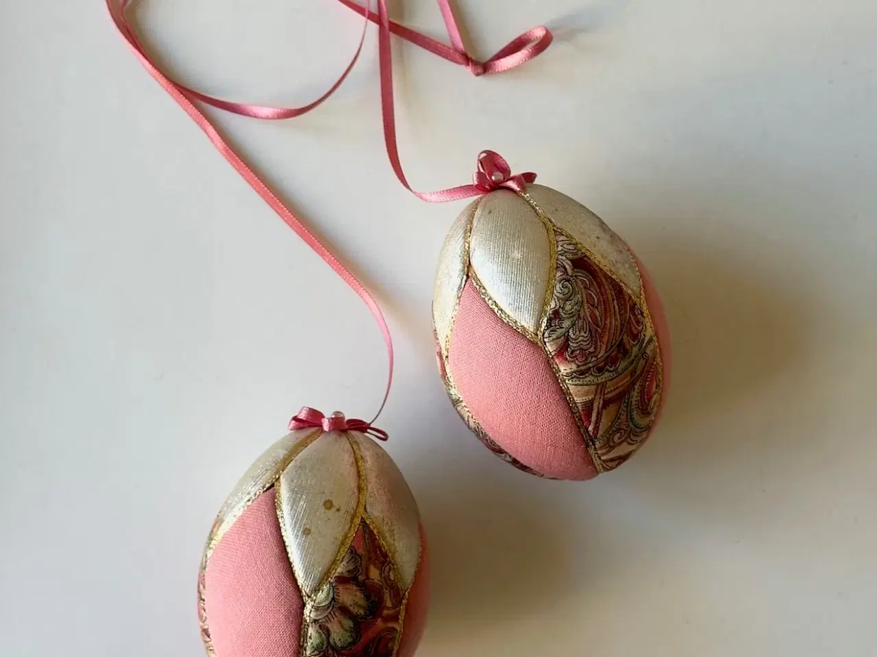 Billede 1 - Mellem påskeæg, rosa m rosa, 2 stk samlet