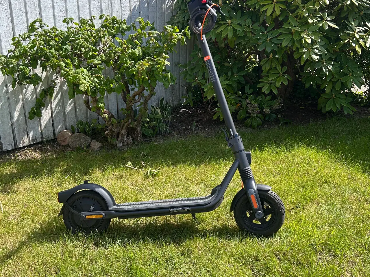 Billede 3 - Ninebot F2 Pro E el-løbehjul til salg