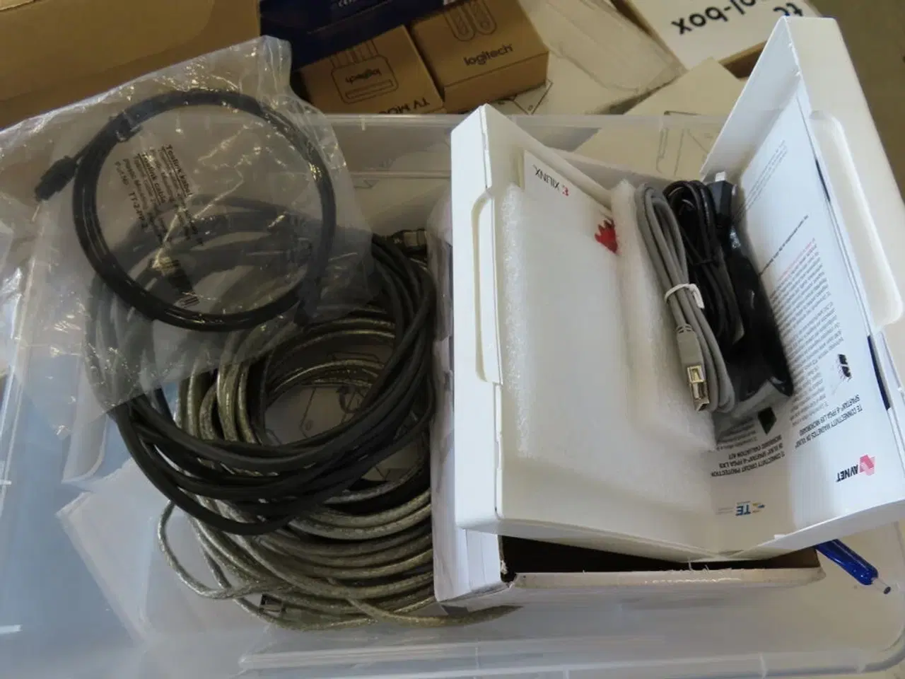 Billede 21 - Palle med rester fra TC ELECTRONIC