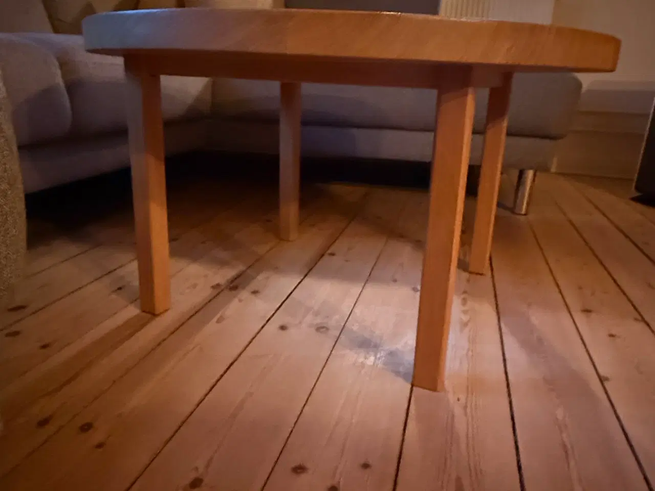 Billede 3 - Sofabord i massiv egetræ