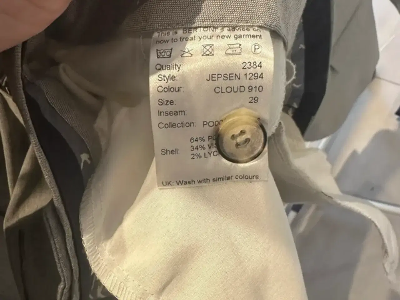 Billede 2 - Super smart Bertoni jakkesæt til konfirmanden