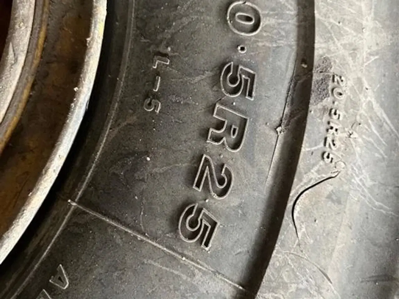 Billede 4 - - - - Dæk med fælge til Volvo L90 Gummiged