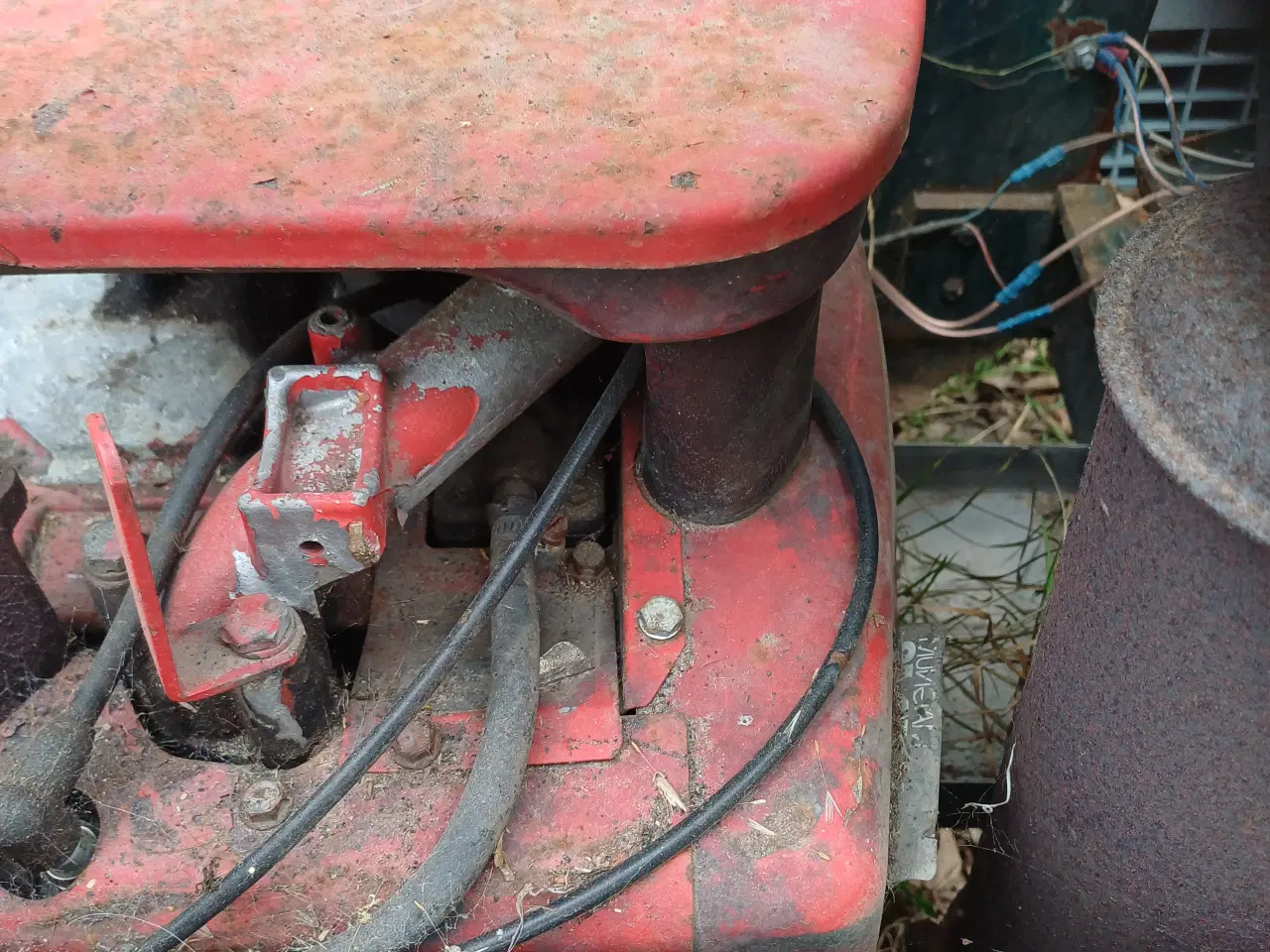 Billede 12 - Have traktor /stald fodermaskine.        