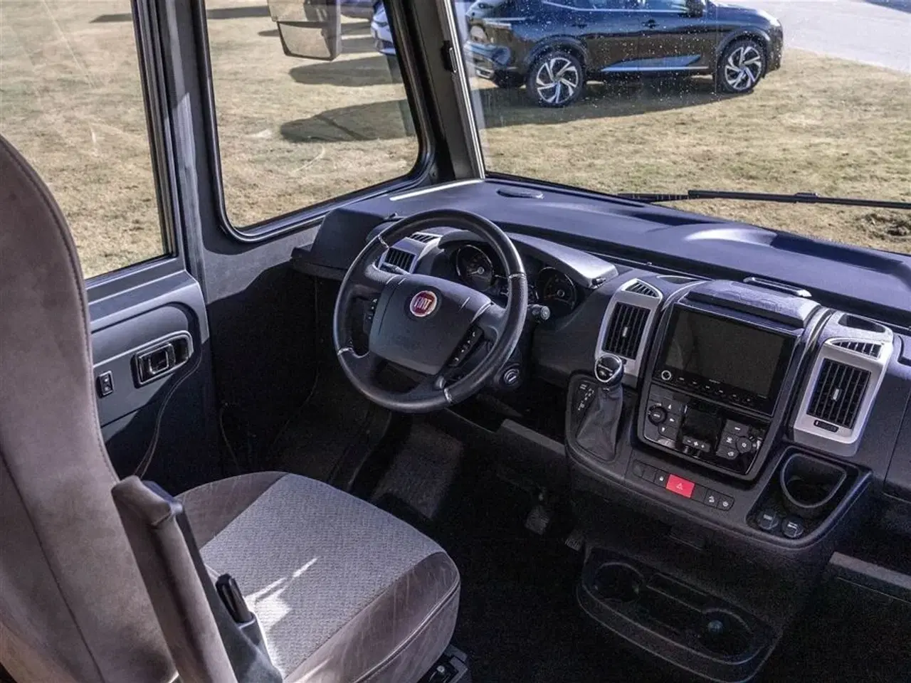 Billede 42 - 2021 - Carado I 338 Aut.   Topudstyret Helintegreret Carado med automatgear