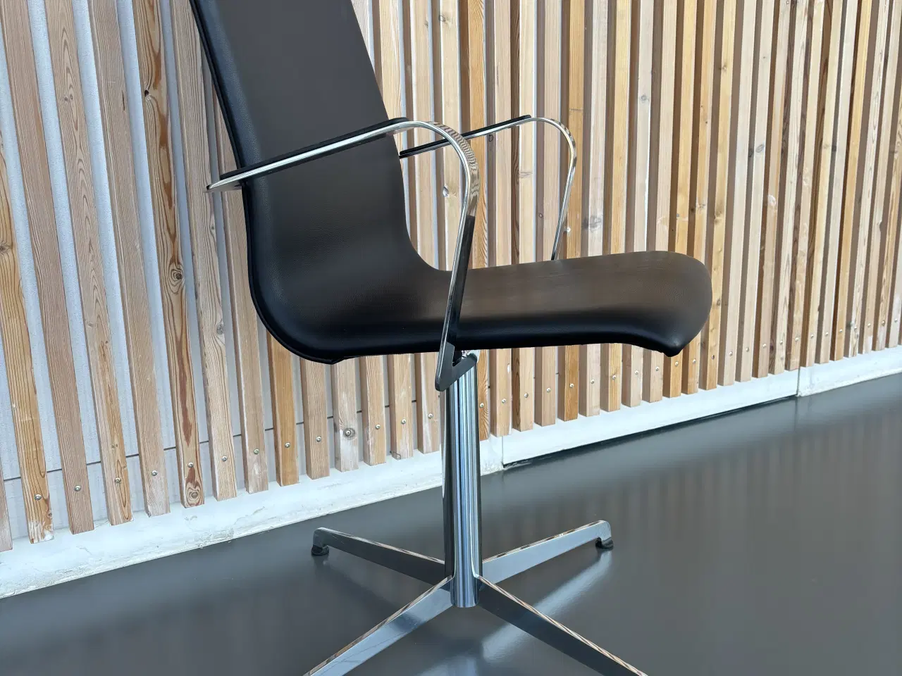 Billede 2 - Konference bord med 4 stole