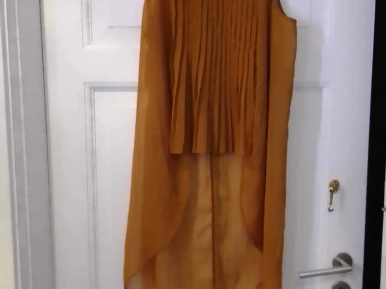 Billede 4 - Fin top kort foran, lang bagpå