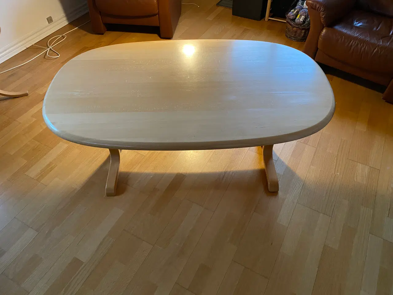 Billede 2 - Sofabord, i lakeret bøg