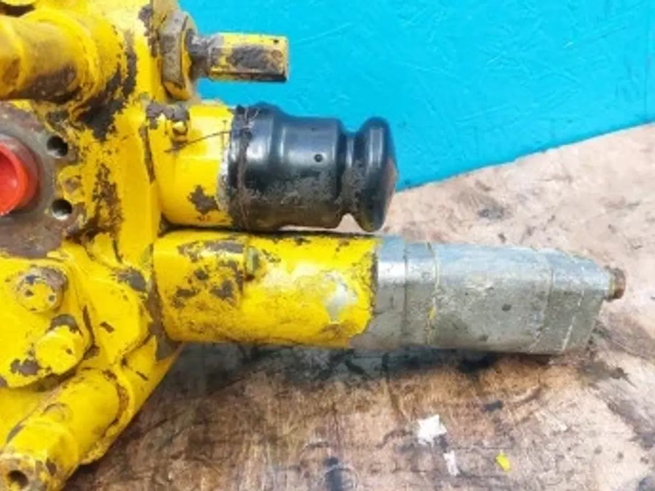 Billede 6 - Hanomag 44C  Ventilblok 2951934M91