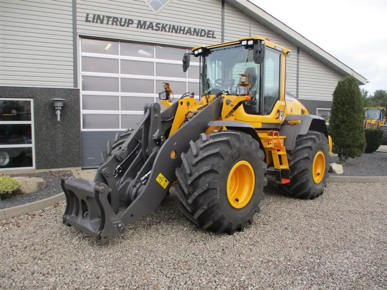 Billede 13 - Volvo L 70 H H2 BEMÆRK MED GARANTI FRA VOLVO FREM TIL DEN 26.11.2026. AGRICULTURE DK-maskine med lang arm, Co-Pilot & med 750mm Michelin MEGA X BIB hjul.