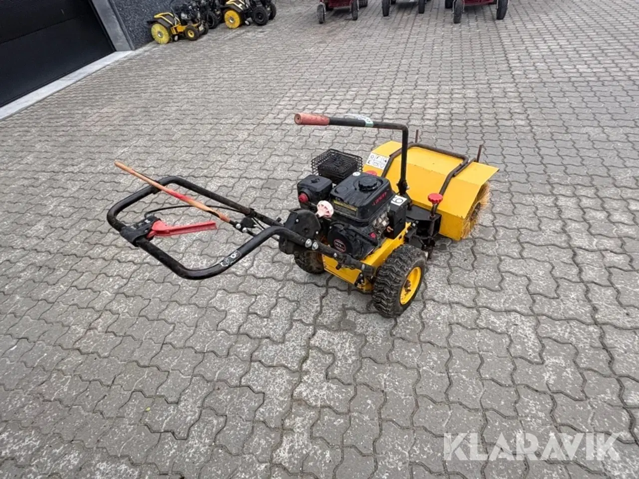 Billede 3 - Fejemaskine