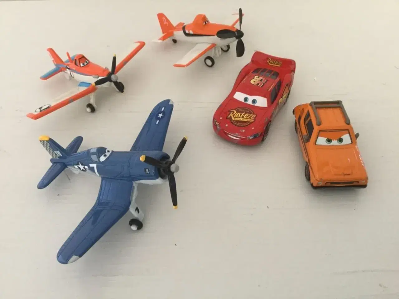Billede 1 - Cars biler og fly