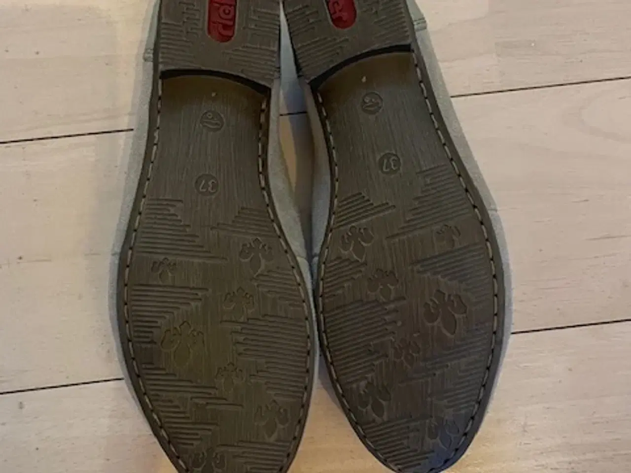 Billede 3 - Loafers fra Rieker i støvet grøn ruskind