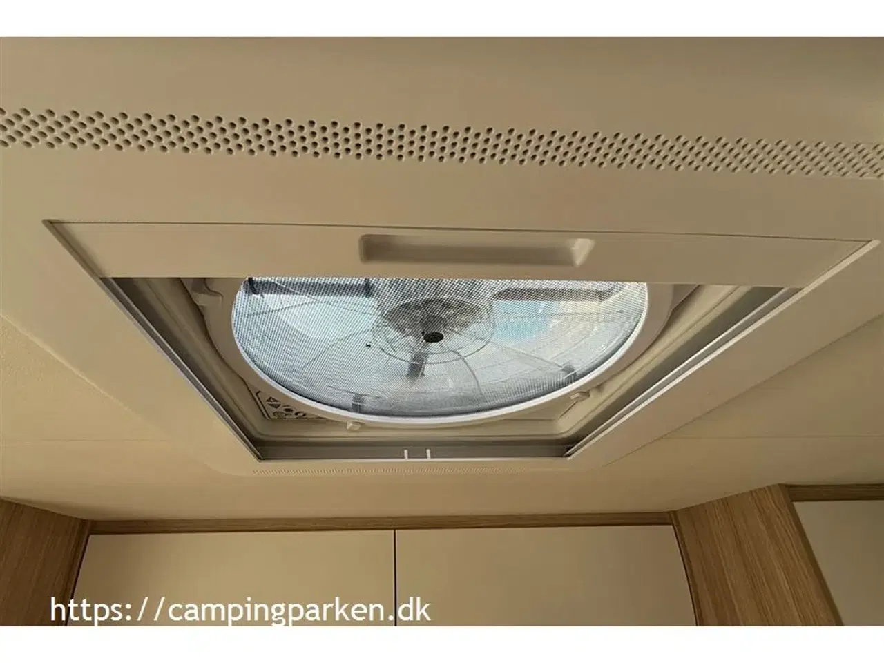 Billede 12 - 2021 - SunLight I 69 L   Velholdt autocamper med queens bed, meget udstyr og automatgear