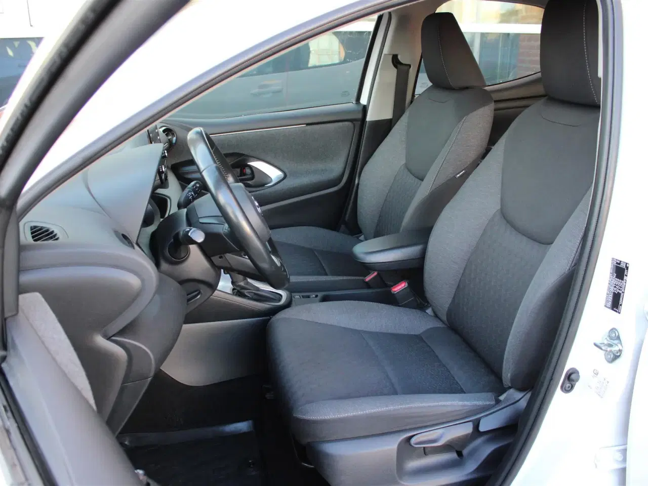 Billede 2 - Toyota Yaris 1,5 Hybrid H3 116HK 5d Trinl. Gear