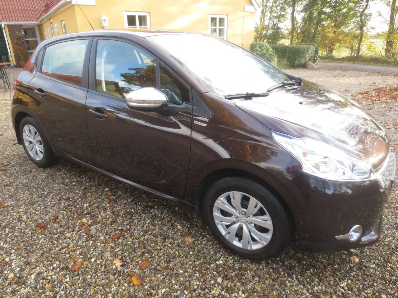 Billede 12 - Peugeot 208 1.2 i Km kun 85000. År 2013.