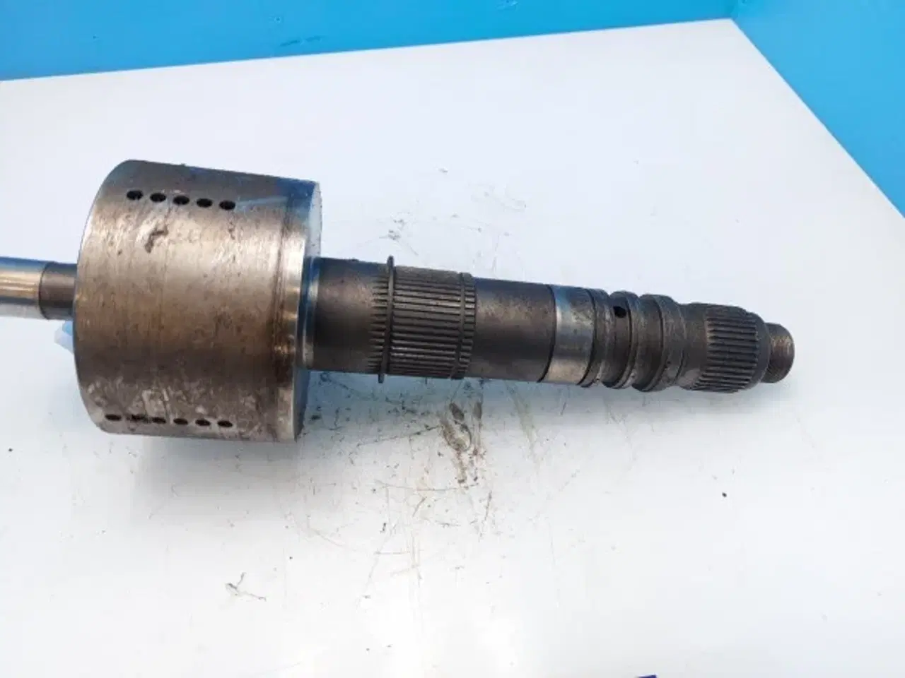 Billede 10 - New Holland LB115B Transmission Aksel 85823852