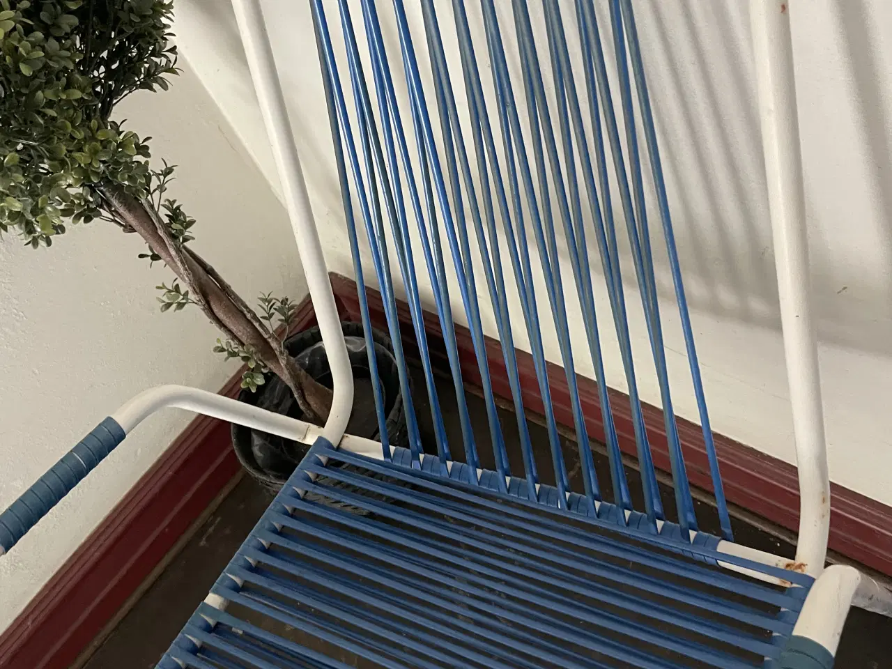 Billede 2 - 2 stk retro have stole I flet og jern 