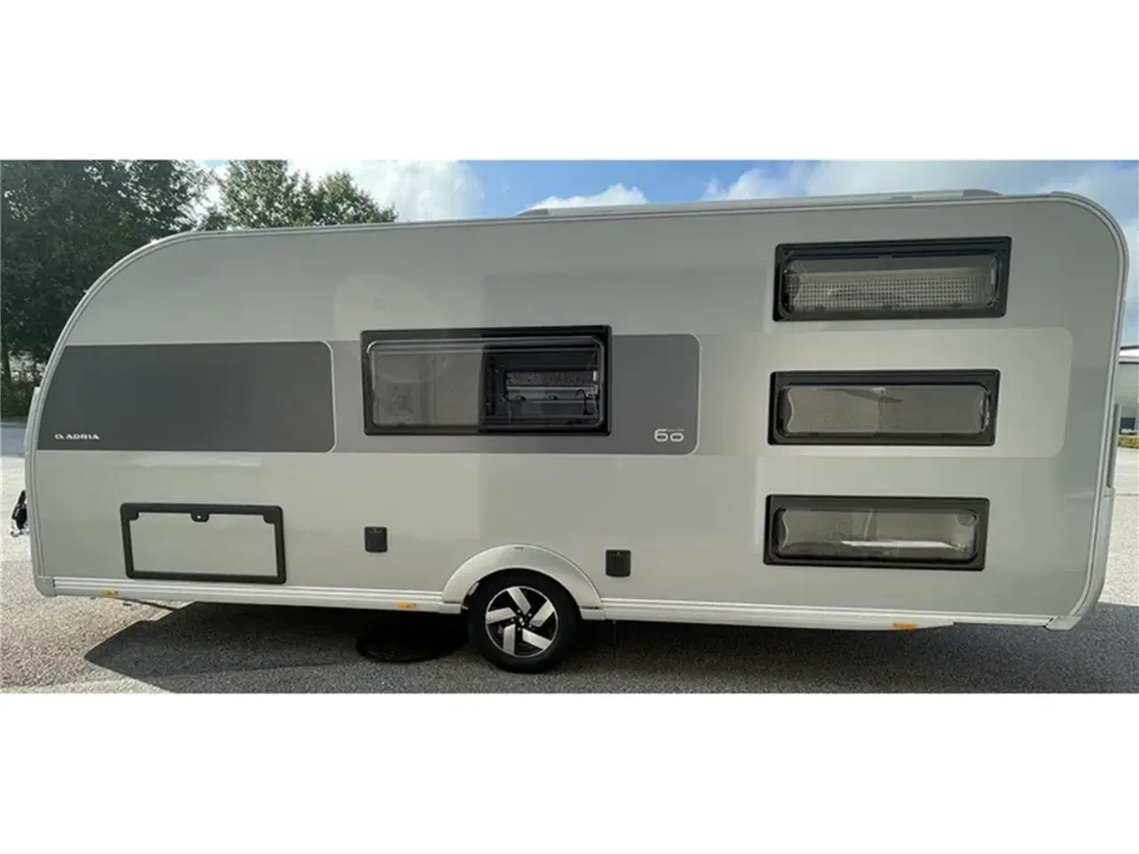Billede 1 - 2026 - Adria Altea 552 PK   Adria Altea 552 PK 60Y Selection – jubilæums-køjevogn med stil!
