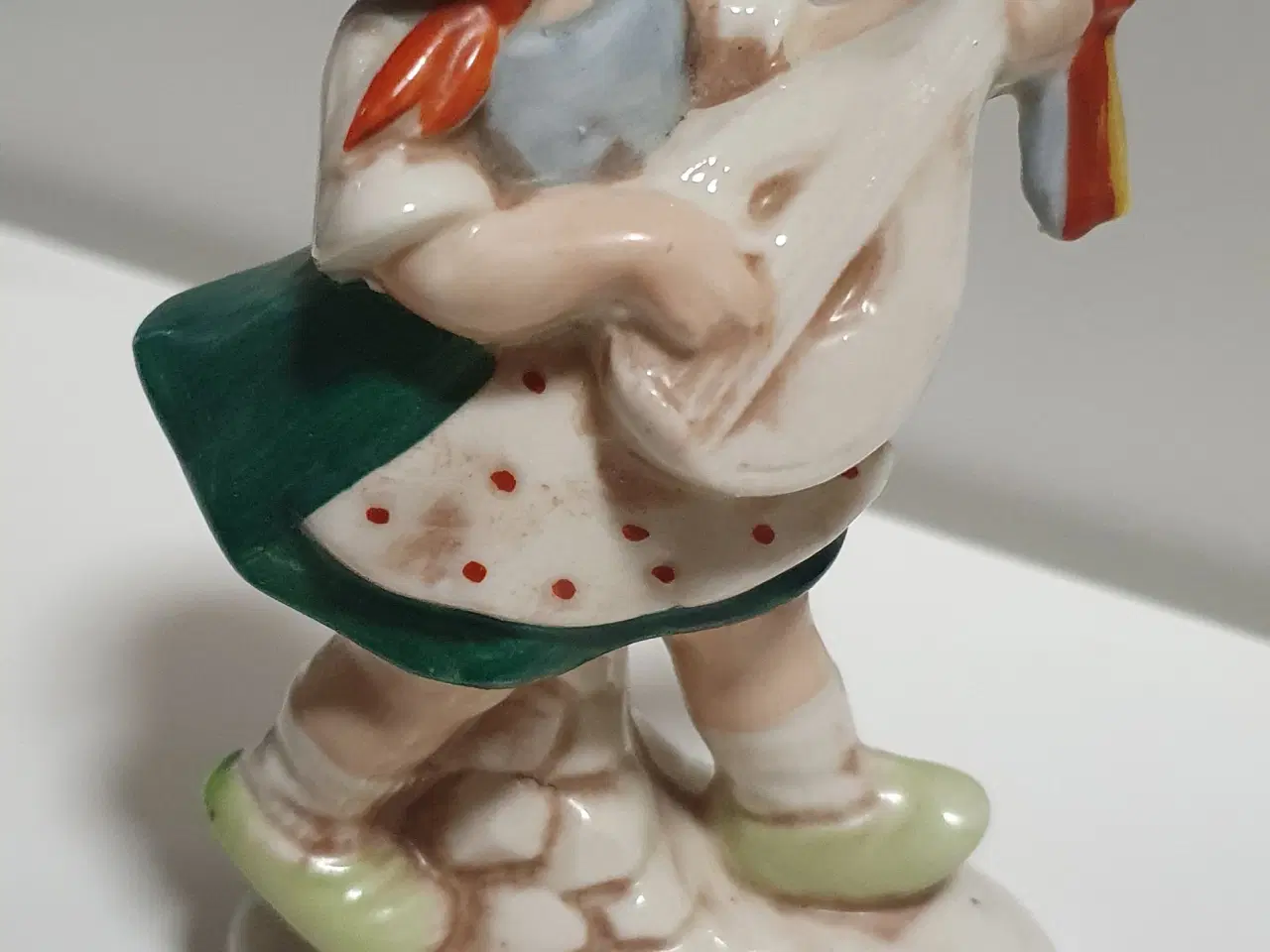 Billede 1 - Porcelænsfigur - Pige spiller på mandolin
