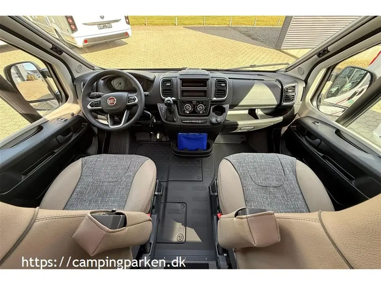 Billede 3 - 2024 - Dethleffs Globetrail CVD 600 ER Advantage   Smart Dethleffs camper van under 6 meter med enkeltsenge og automatgear