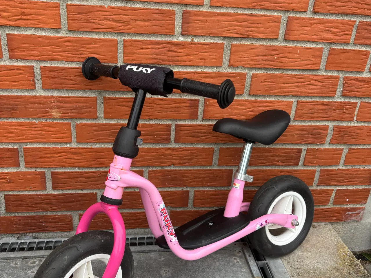 Billede 1 - Lyserød Puky løbecykel