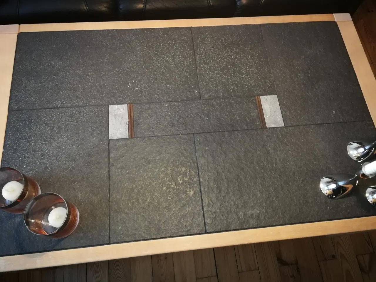 Billede 2 - Sofabord og lænestol gives væk