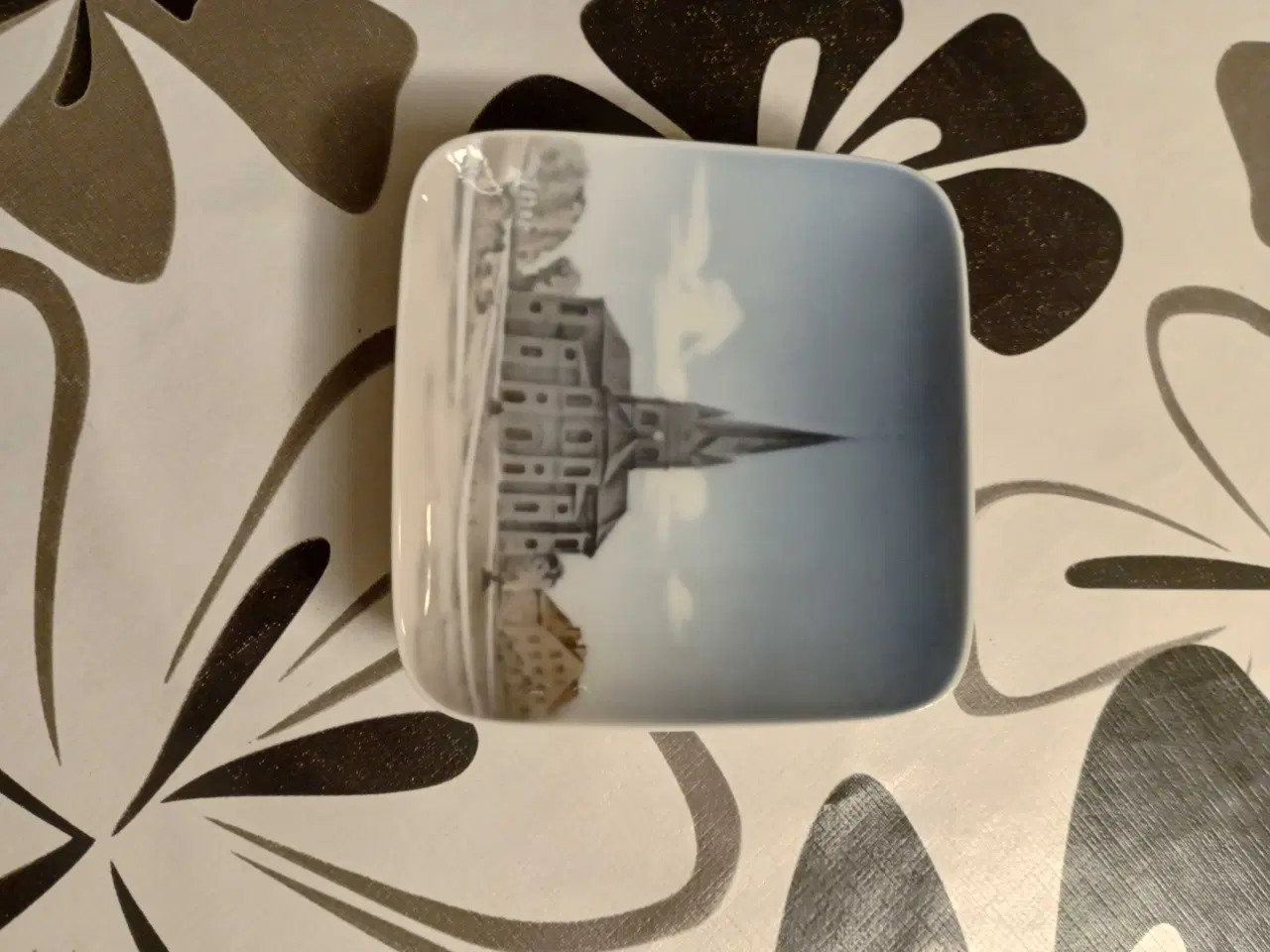 Billede 1 - Royal Copenhagen askebæger fr havn kirke.