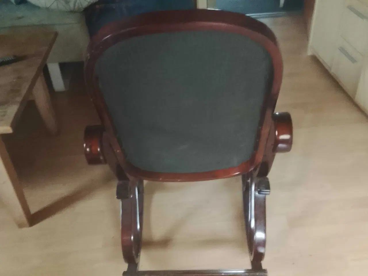 Billede 2 - Flot gynge stol sælges