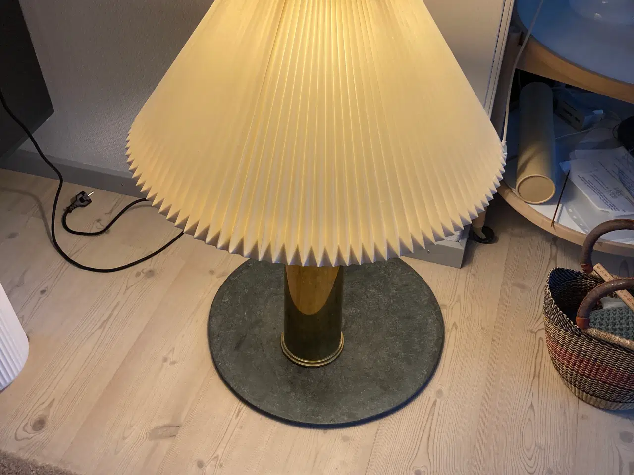 Billede 2 - Gulvlampe med leklintskærm