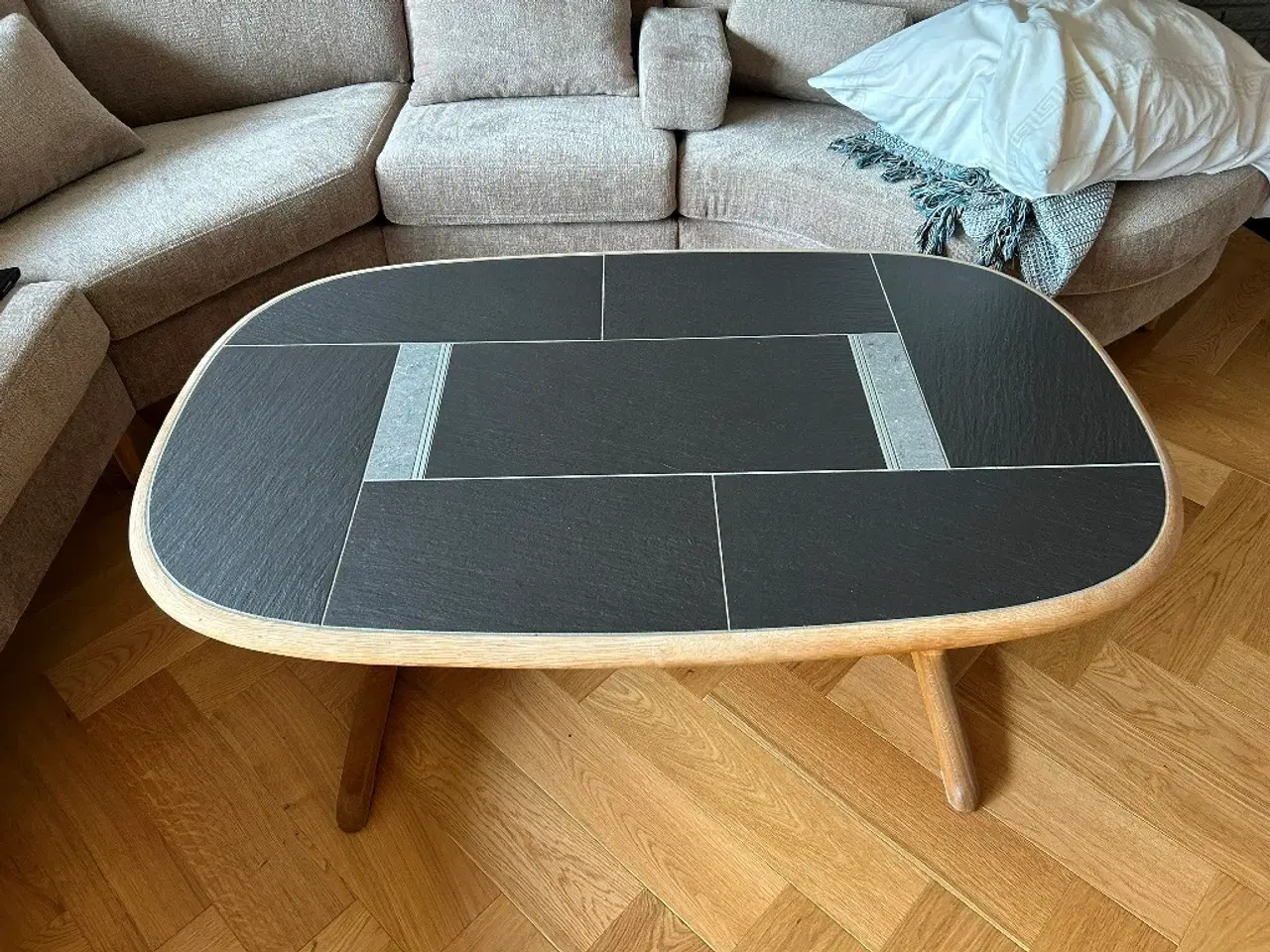 Billede 2 - Sofabord, Gangsø, ovalt med klinker