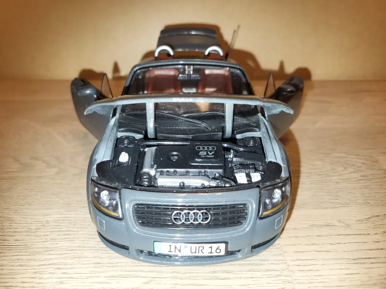 Billede 5 - Modelbil. Audi TT Roadster 3,2 v6 (2001) Skala 1/1