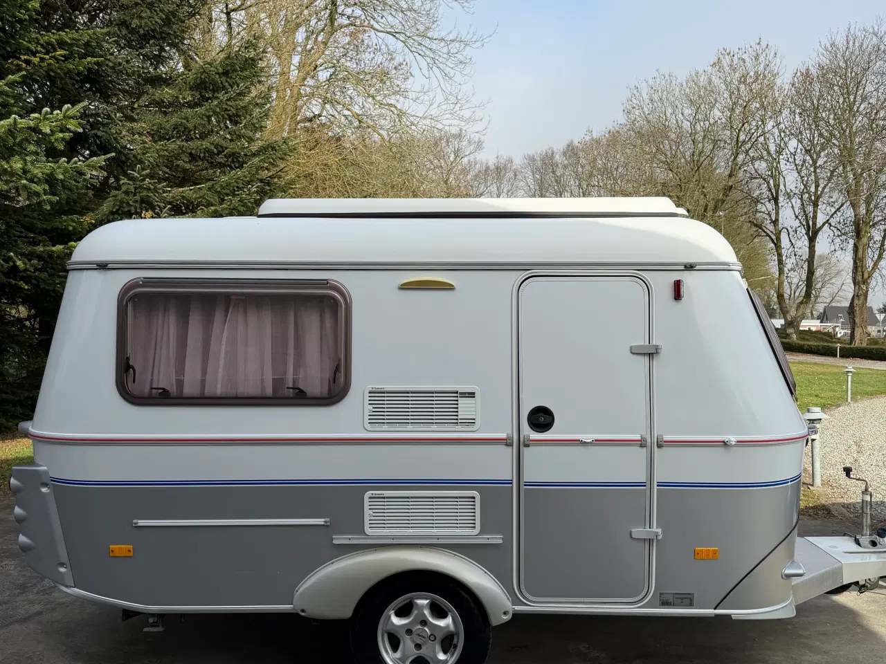 Billede 1 - Touring med hævetag -toilet