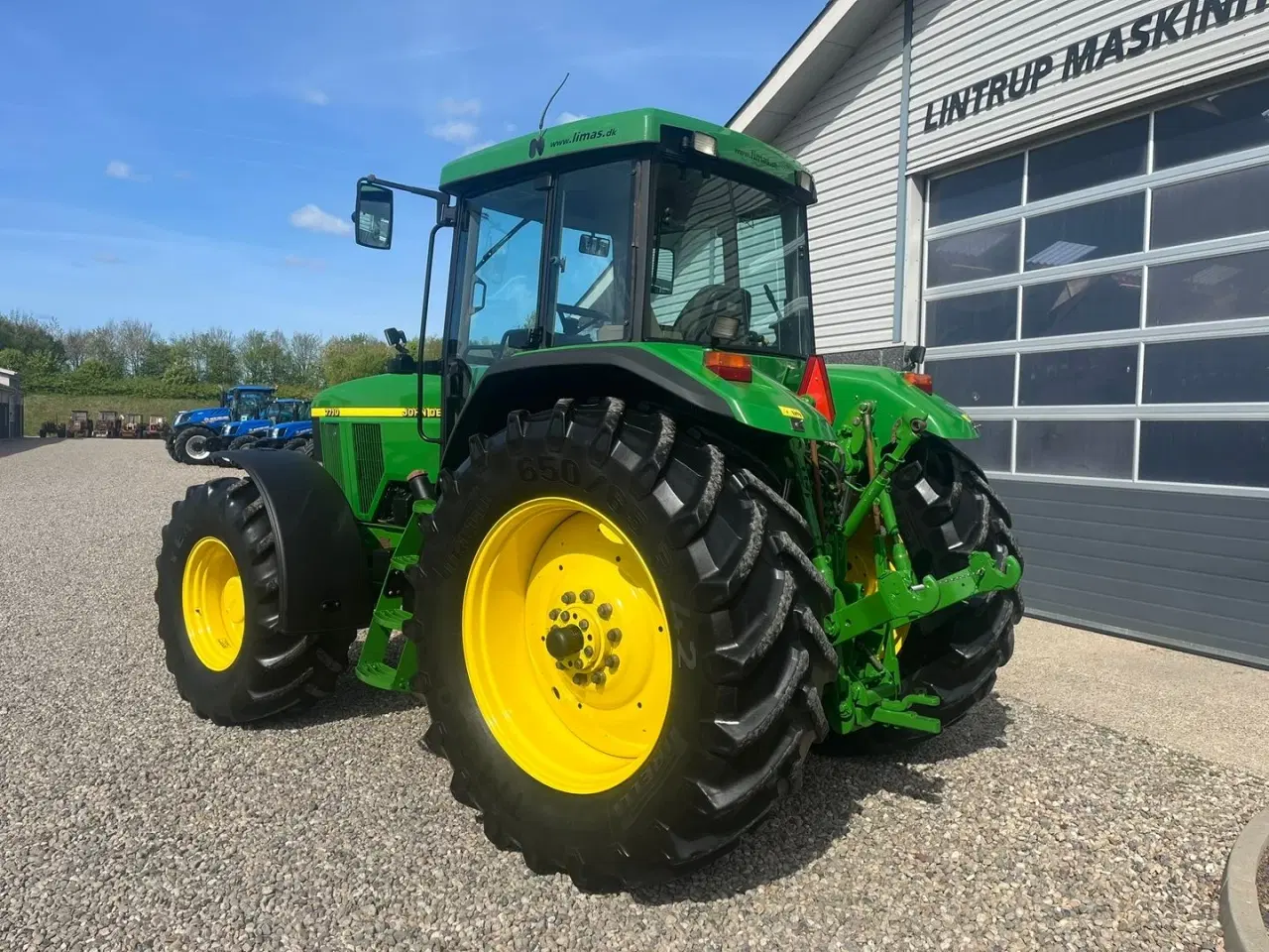 Billede 3 - John Deere 7710 8.1L motor, store hjul og frontlift. En ejeres velholdt gård traktor.