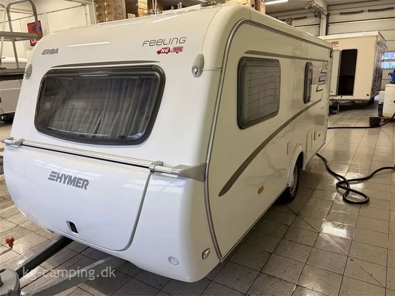 Billede 2 - 2015 - Hymer Eriba Feeling 425 Lille let rejse vogn med fortelt. Står yderst velholdt.