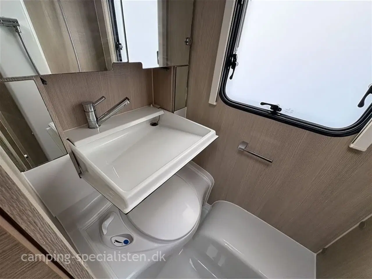 Billede 12 - 2016 - Adria Adora 482 LU   Adria Adora 482 LU 2016 - Se den nu hos Camping-Specialisten.dk