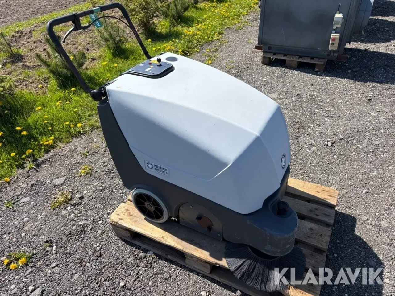 Billede 2 - Feje/sugemaskine Nilfisk SW799 S