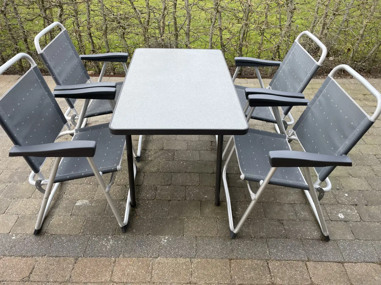 Billede 1 - 4 stk. westfield stole og 1 stk Sieger bord