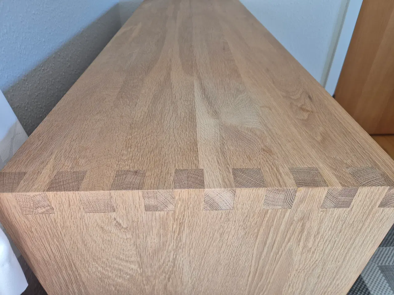 Billede 3 - Skænk i massiv, ubehandlet eg