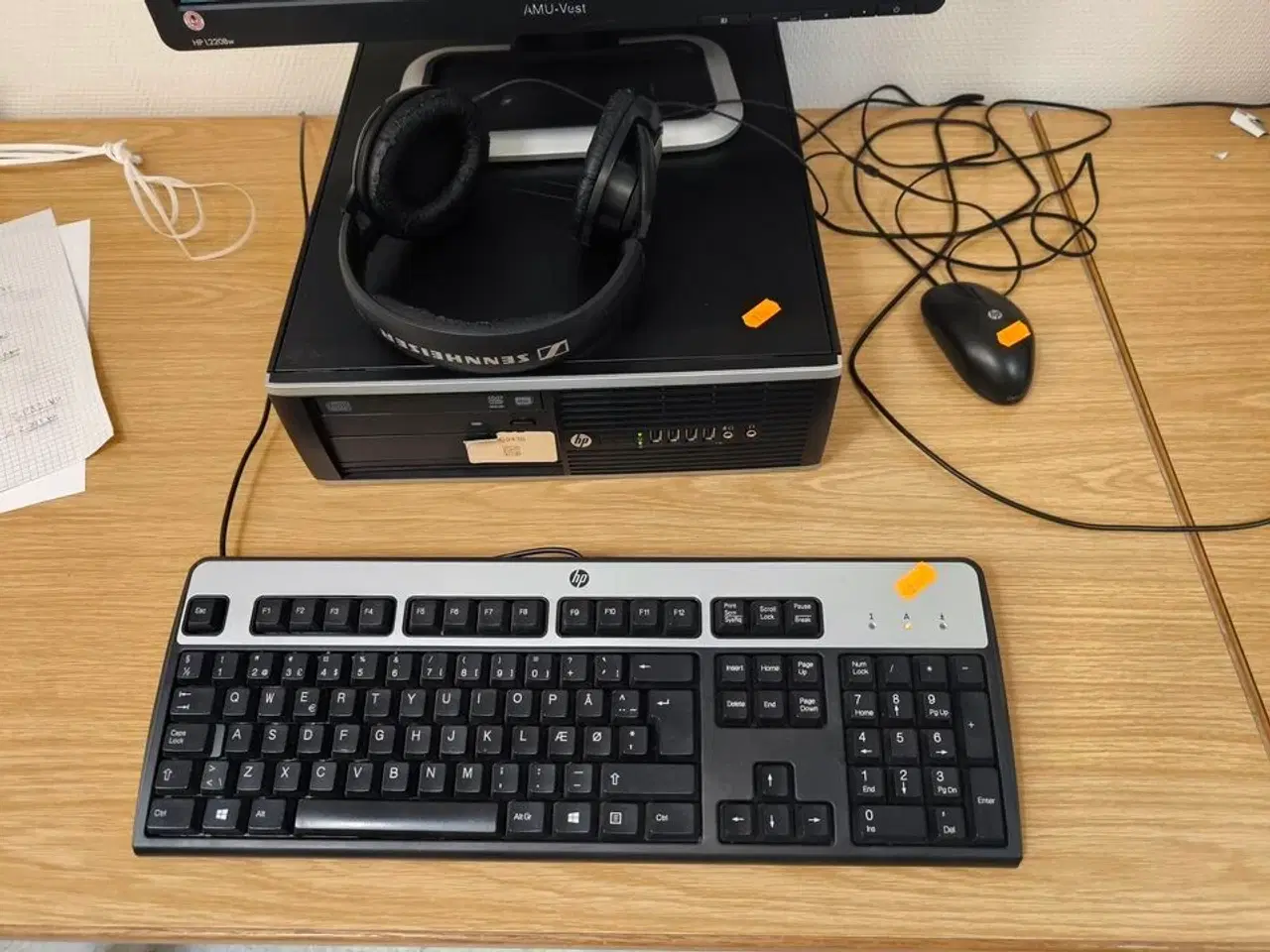 Billede 2 - Skærm 22" m. tastatur HP L2206w (PC medfølger ikke)