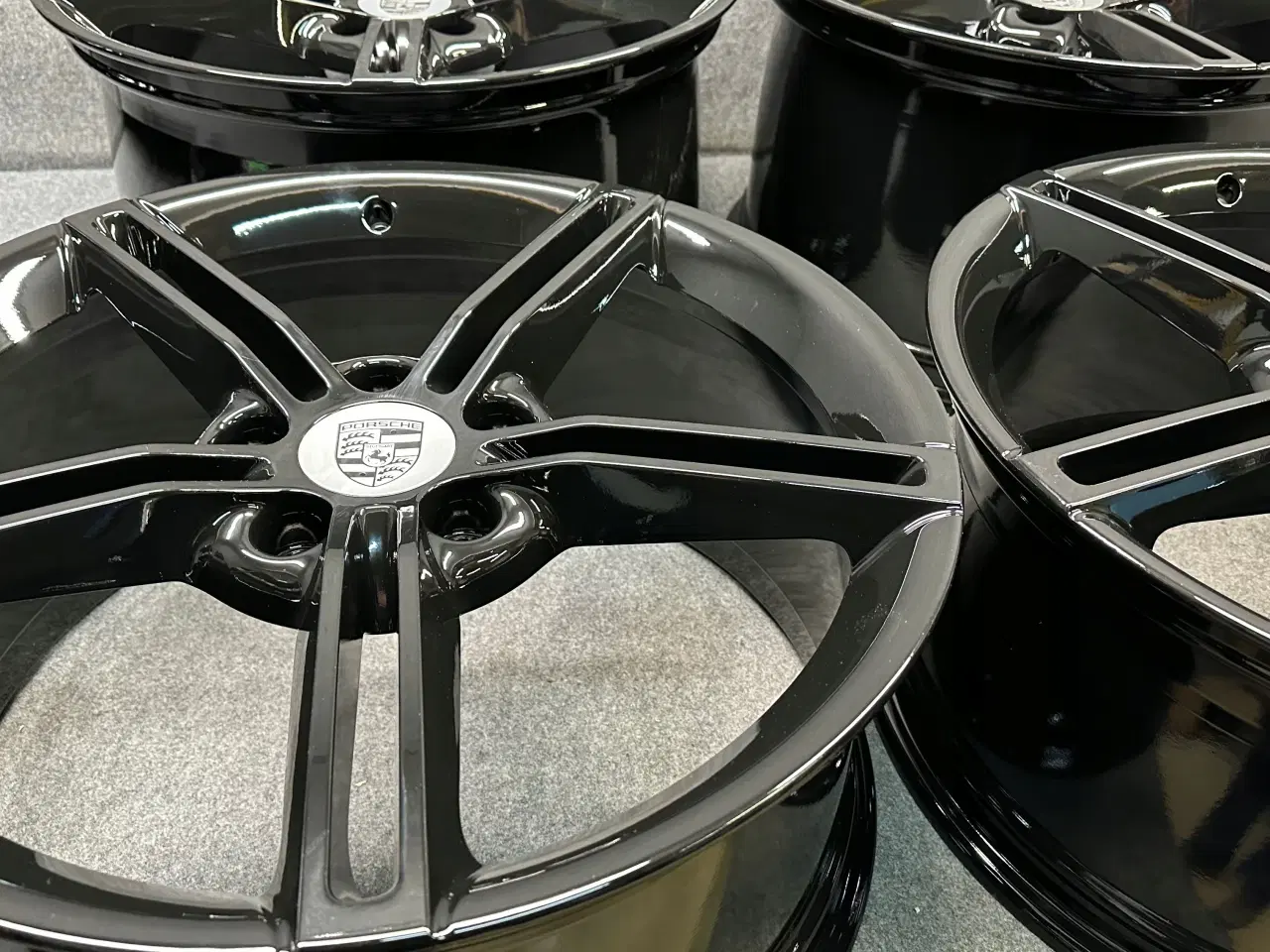 Billede 4 - PORSCHE TAYCAN MISSION E 9J1 9,5J og 11,5J x 21"