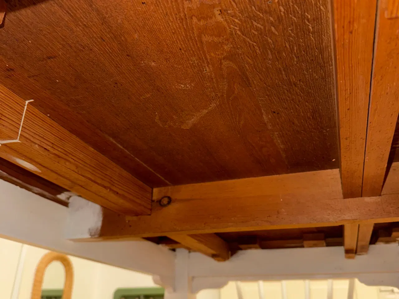 Billede 6 - Smukt romantisk spisebord med hvidmalet underdel