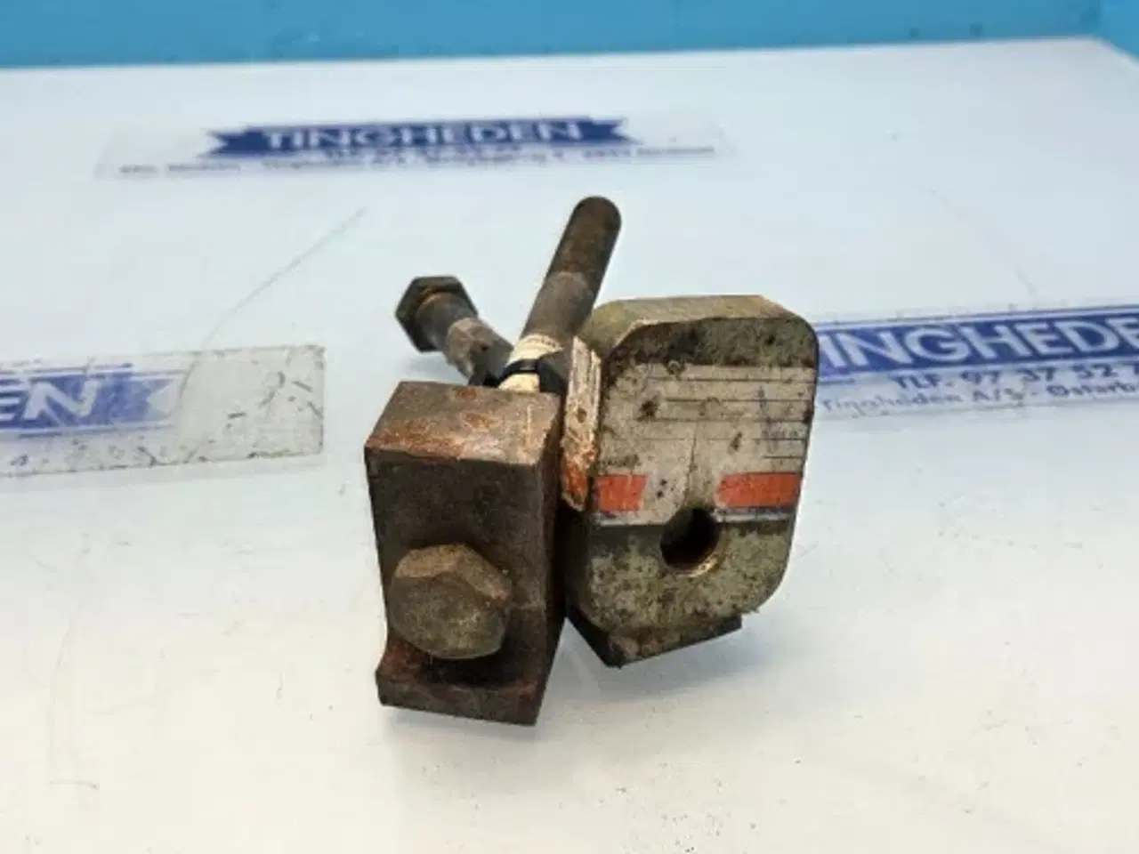 Billede 5 - New Holland 8360 Frontvægt Lås 16051121