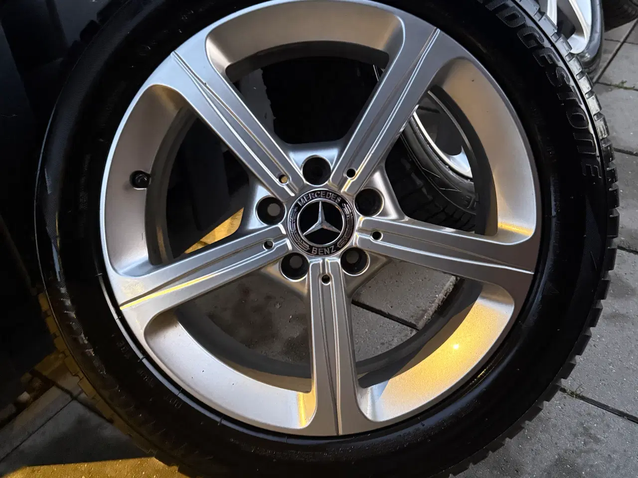 Billede 2 - 17” 5x112 Originale Mercedes alufælge med Bridgest
