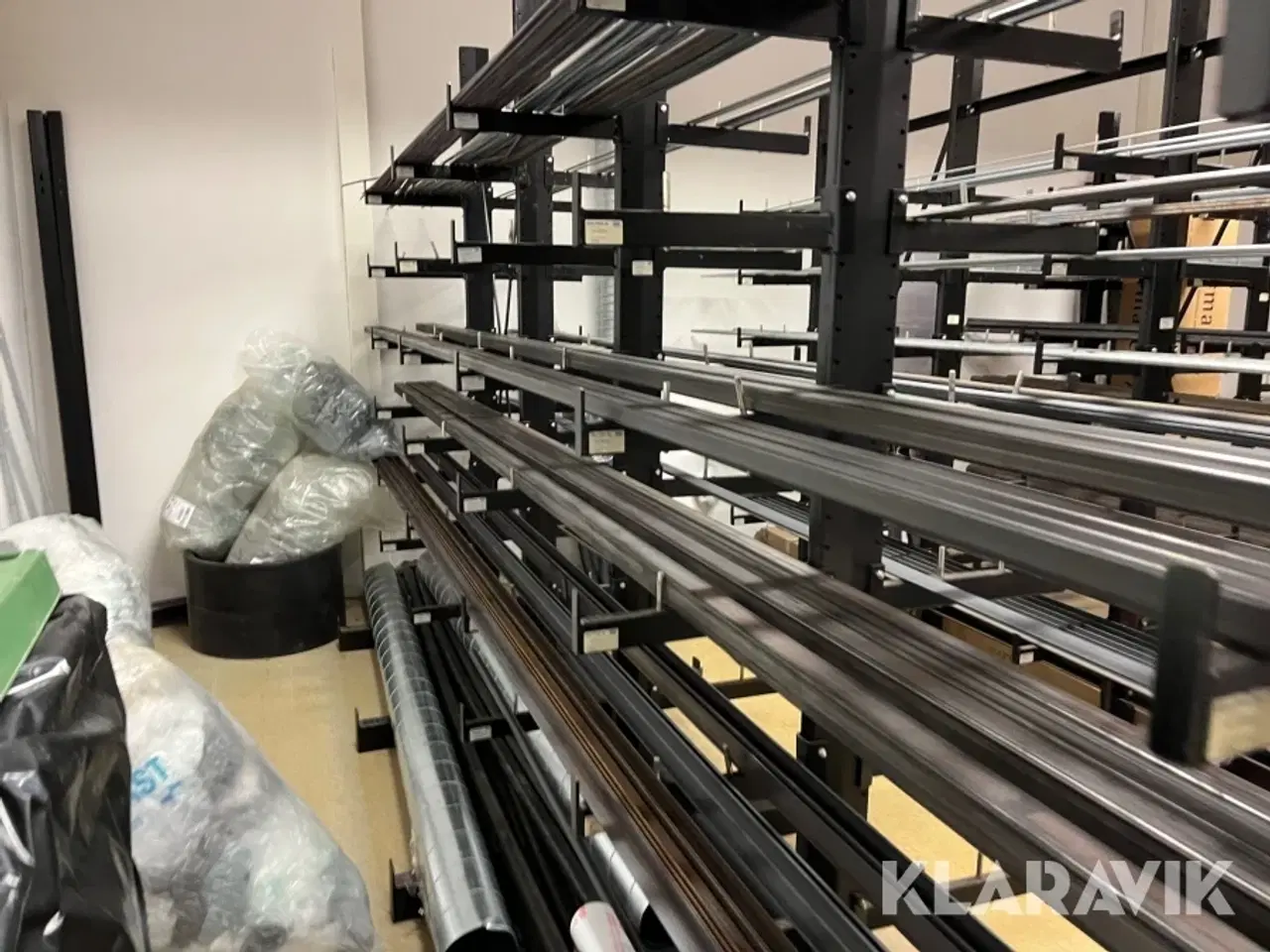 Billede 8 - Grenreol en række