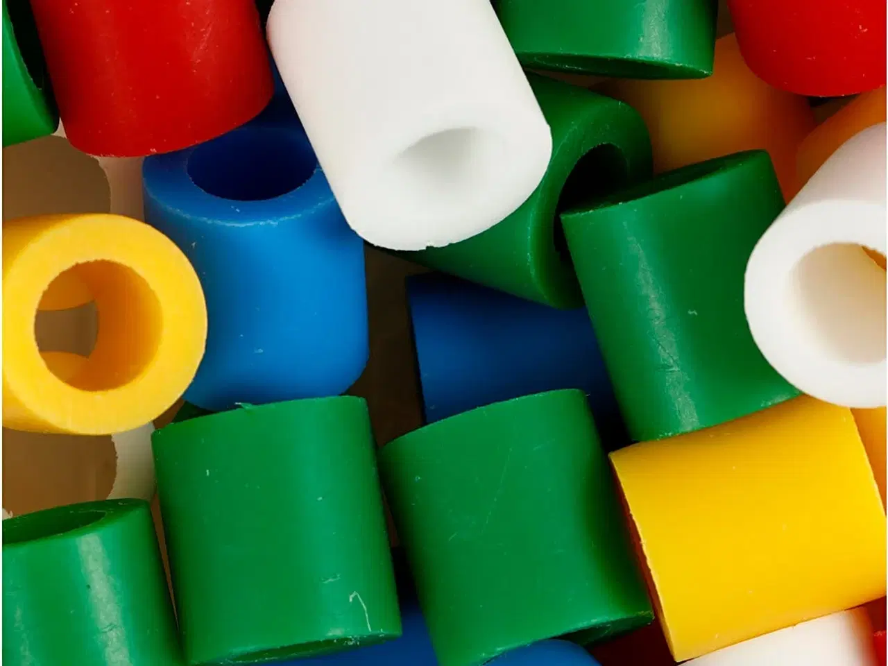 Billede 1 - JUMBO Rørperler 10x10 mm - 2450 stk. i Standardfarver