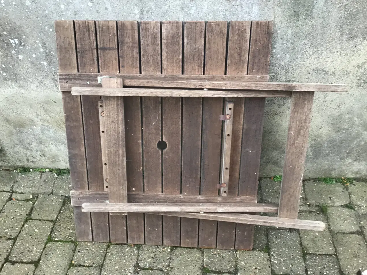 Billede 6 - Træ haveklapbord og en cafestol.