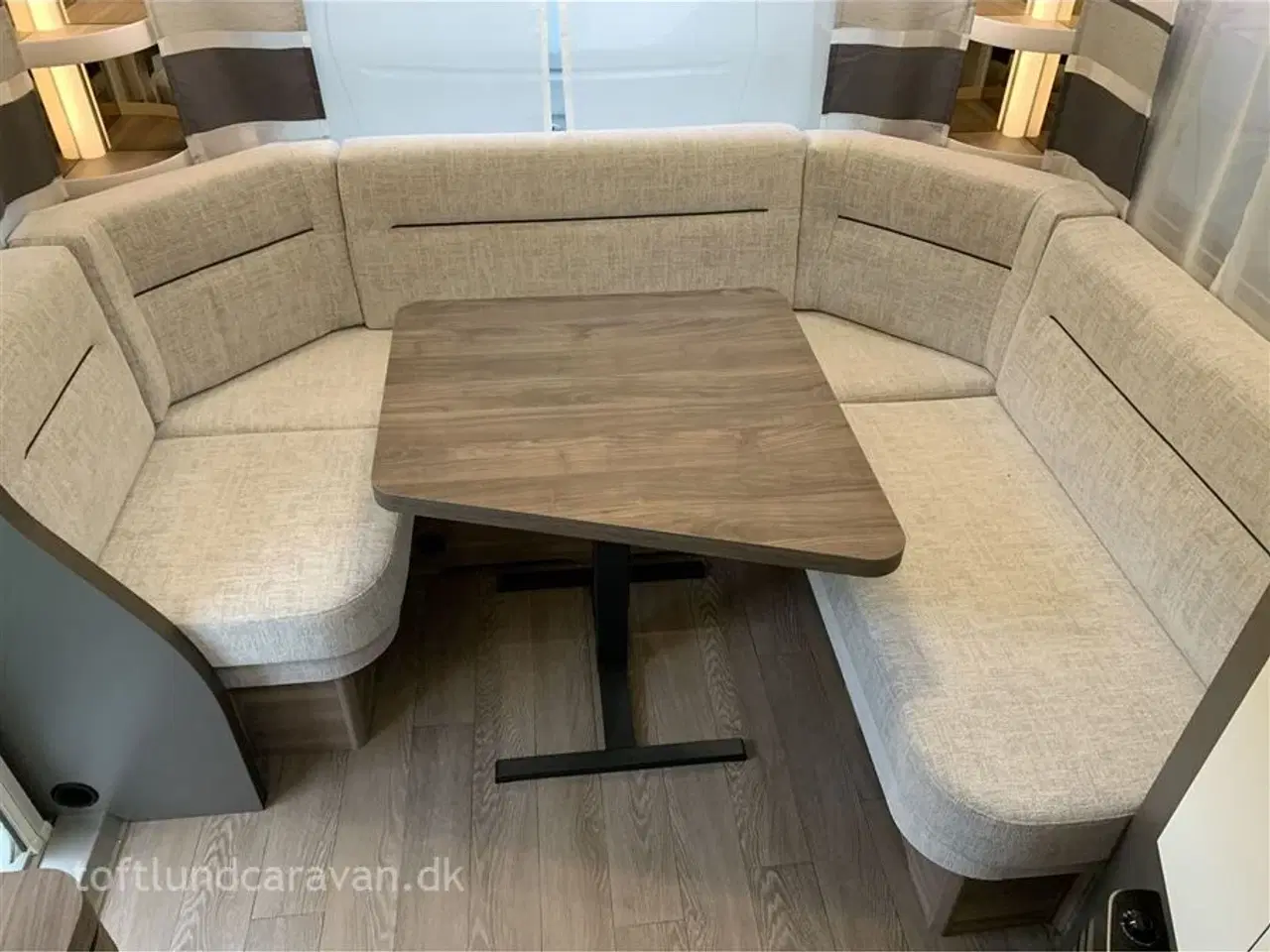 Billede 8 - 2025 - Hobby Excellent Edition 495 UL   Mest populære vogn med enkeltsenge. NY 2025 MODEL, NU PÅ LAGER, klar til omgående levering.