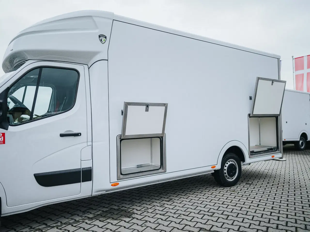 Billede 3 - Fabriksny FOODTRUCK / MADVOGN - Indret selv