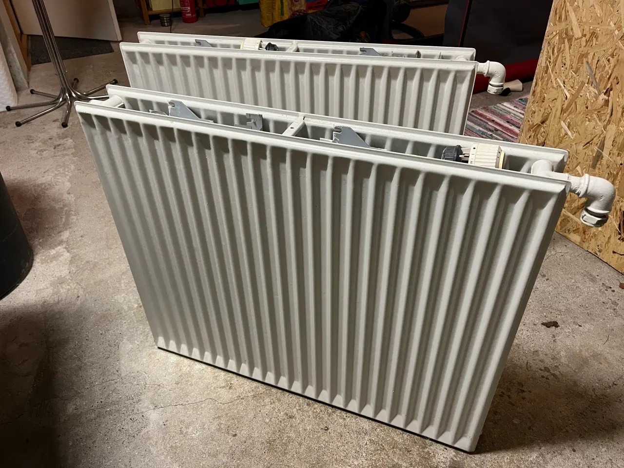 Billede 1 - Radiator KVIK 800mm x 665mm - 2 varmeflader