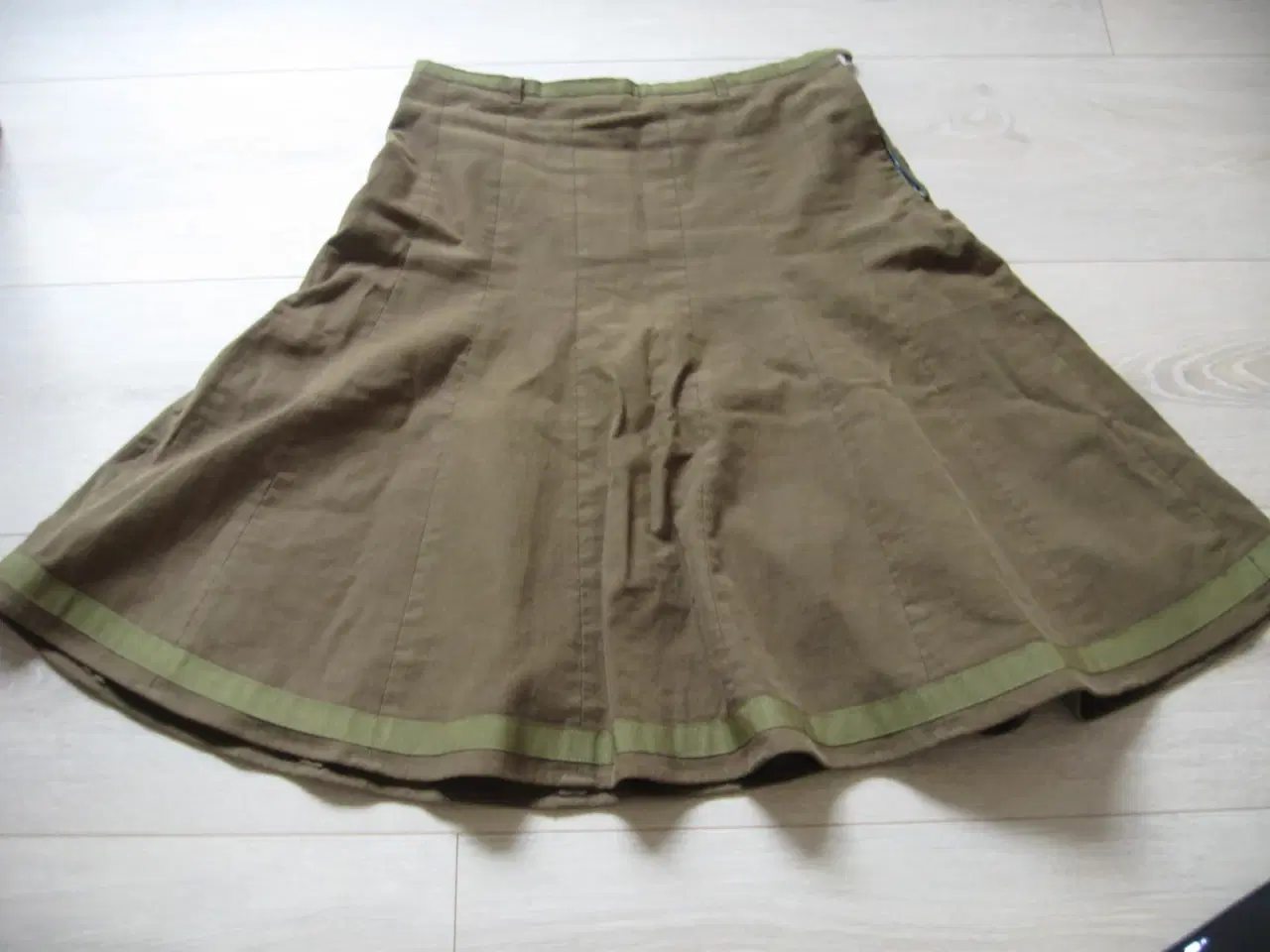 Billede 1 - Bruuns Bazaar nederdel str L